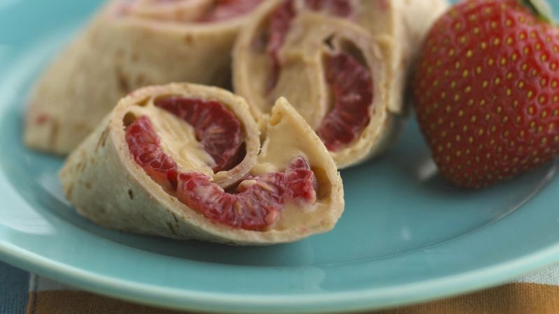 Skinny Raspberry-Peanut Butter Pinwheels