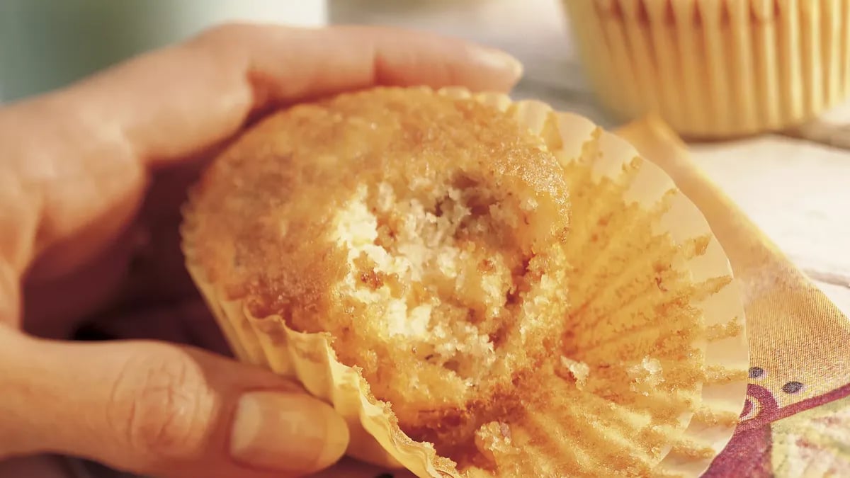 Banana-Toffee Picnic Cupcakes