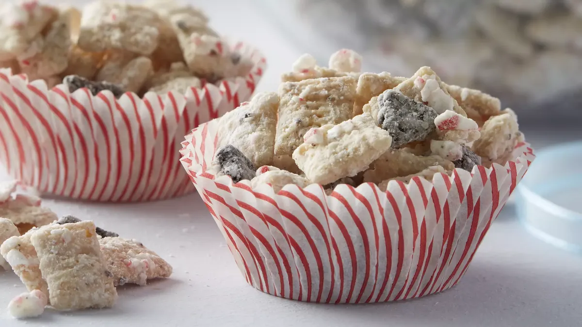 Peppermint Cookie Crunch Muddy Buddies™