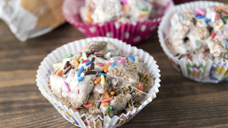 No-Bake Muddy Buddies™ Cupcakes