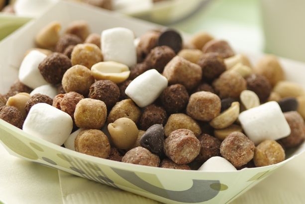 ChocoPeanut Mania Snack Mix