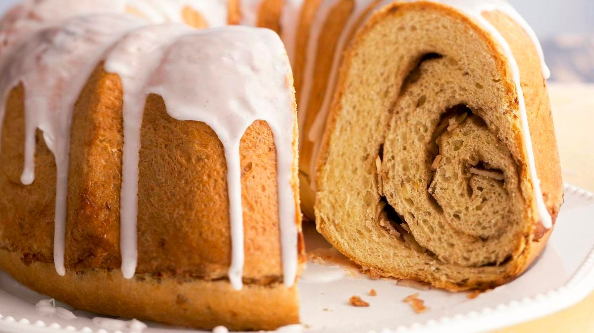 Heavy Speckled Cinnamon Brown & Cream Stoneware Bundt Cake Pan / Baker -  Ruby Lane