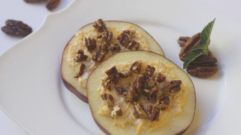 Apple Slices with Walnuts and Cheddar Cheese