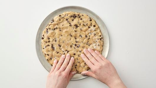 Giant Chocolate Chip Cookie Recipe - Wilton