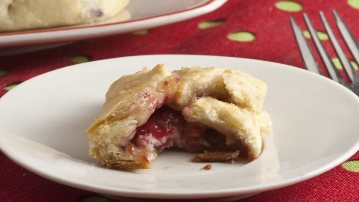 Raspberry and Black Pepper Baked Brie Bites