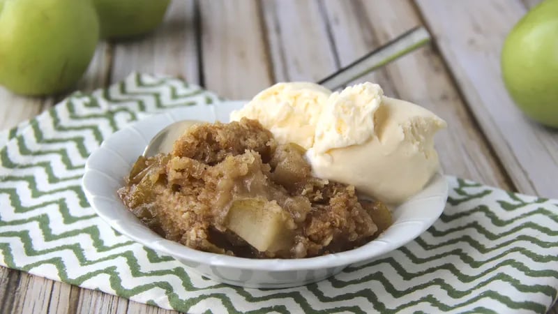 Classic Slow-Cooker Apple Crisp