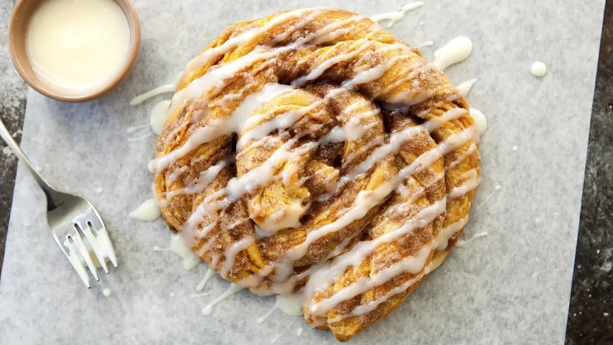 Pumpkin Crescent Twist