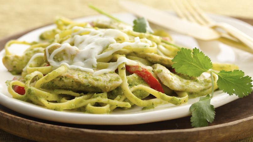 Espagueti con Pollo en Salsa de Chile Poblano