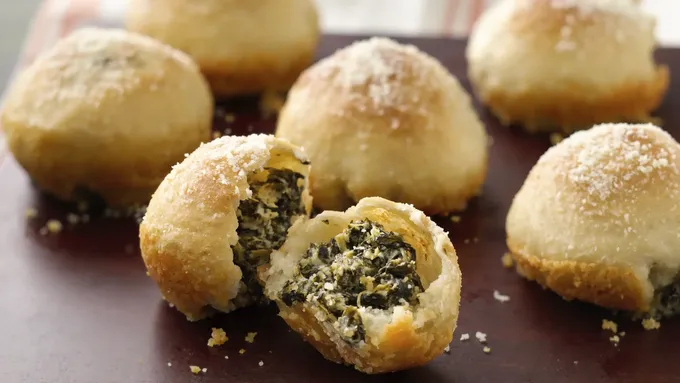 Spinach Dip-Stuffed Garlic Rolls