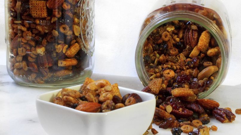 Slow-Cooker Cheerios™ Trail Mix