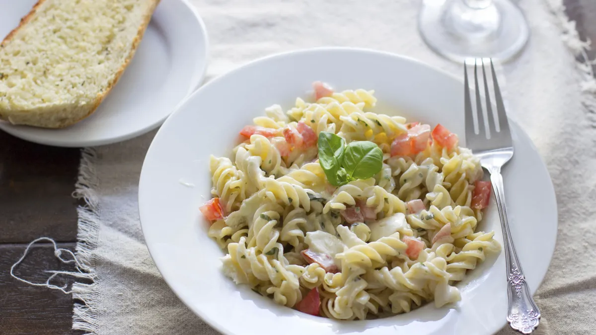 Creamy Lemon Caprese Pasta