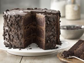 “All-the-Stops” Chocolate Cake | Gold Medal Flour US