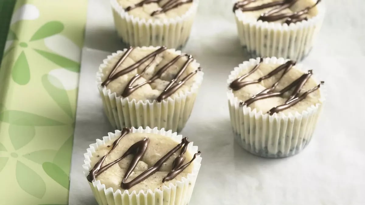 Oreo™ Cookies and Cream Mini Cheesecakes