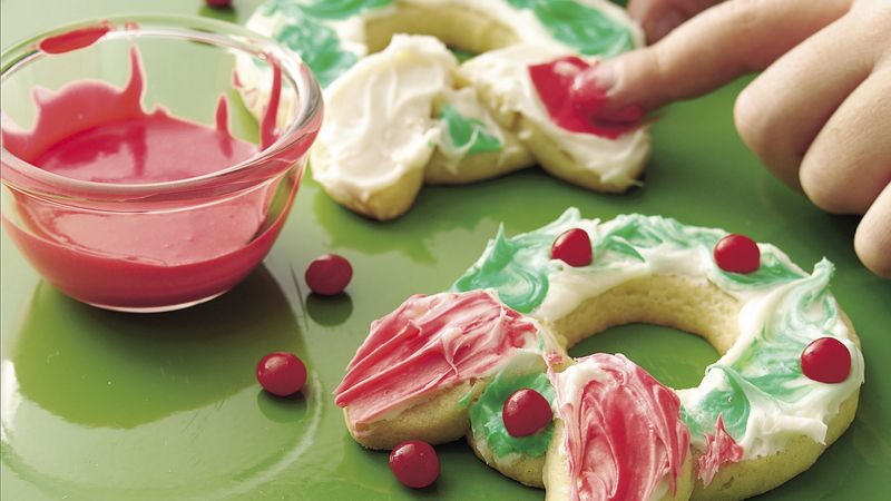 Finger-Paint Holiday Wreath Cookies