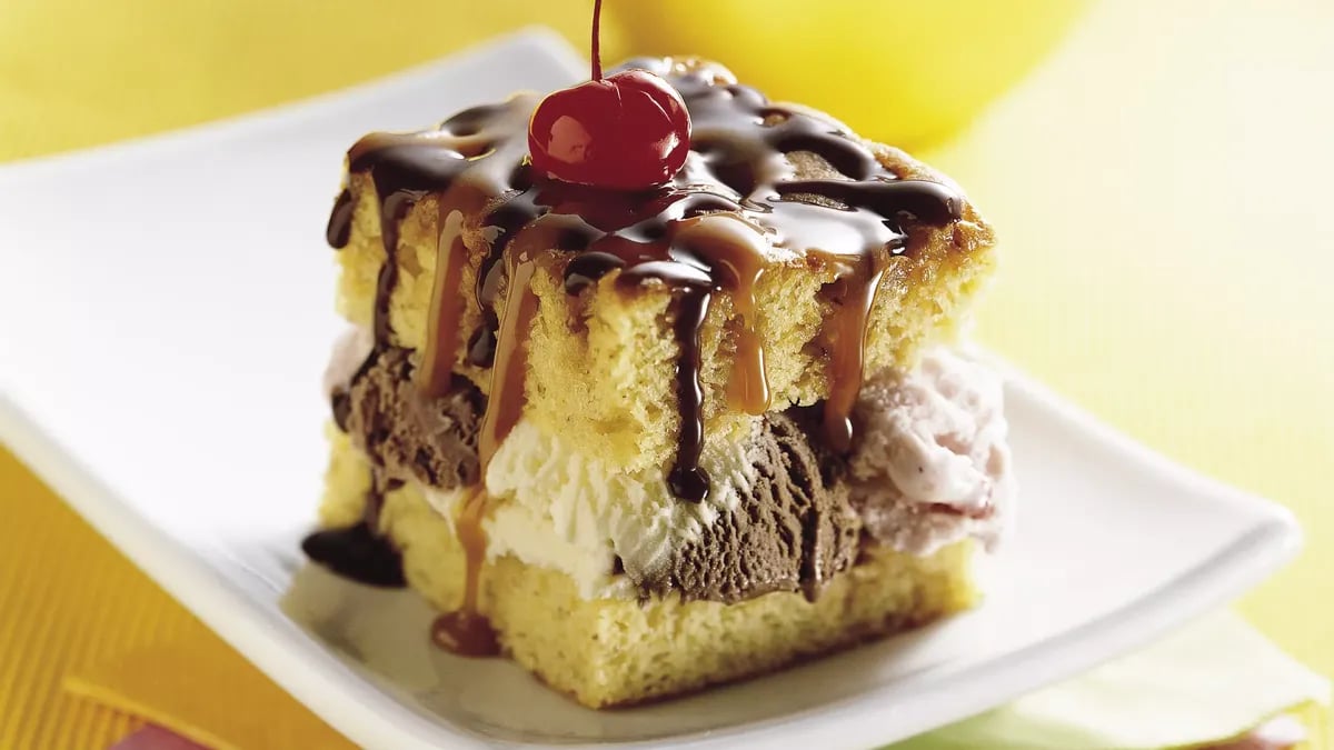 Banana Sundae Cake