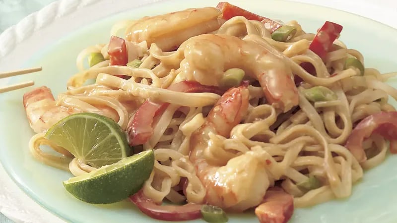 Shrimp with Thai Noodles and Peanut Sauce