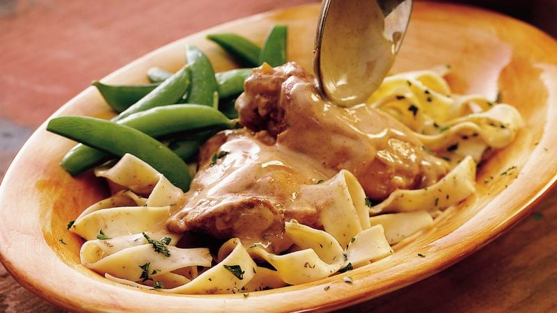Slow-Cooker Chicken with Creamy Paprika Sauce