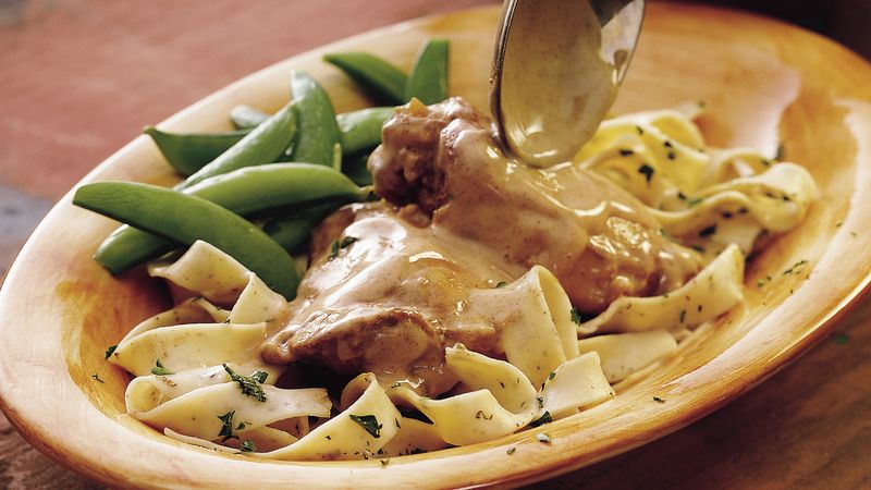 Slow-Cooker Chicken with Creamy Paprika Sauce