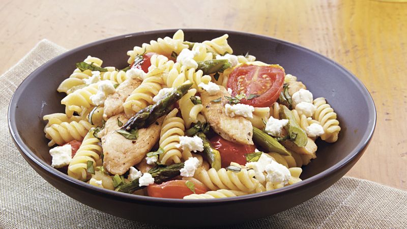 Rotini with Chicken, Asparagus and Tomatoes