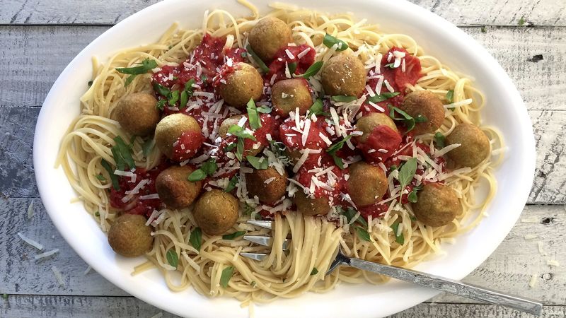 Vegetarian Chickpea Balls with Pasta Sauce | Muir Glen