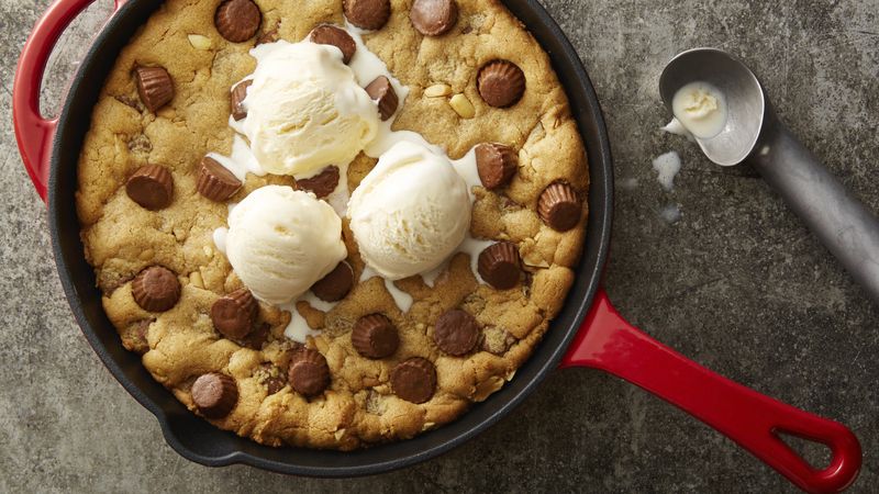 Reese’s™ Peanut Butter Cup™ Cookie Skillet