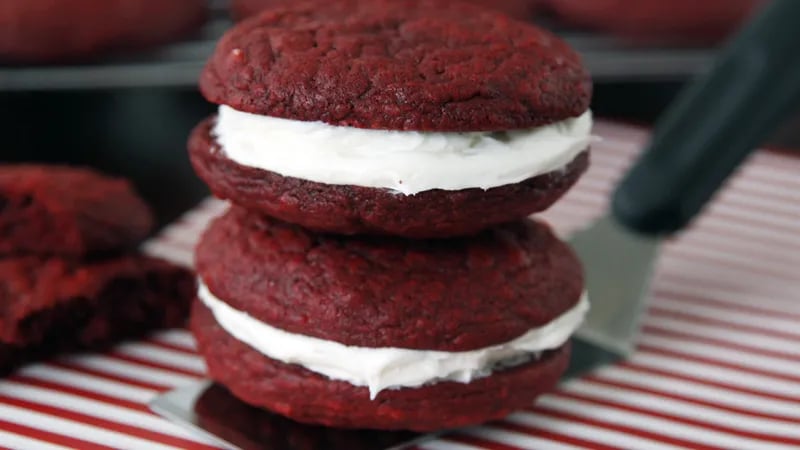 Red Velvet Whoopie Pie Cookies