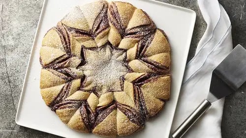 Nutella®-Raspberry Crescent Snowflake