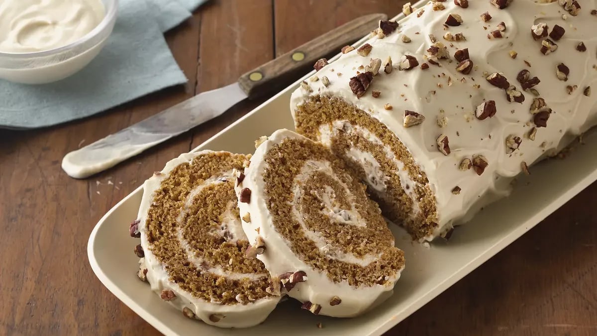 Spiced Pumpkin Praline Roll