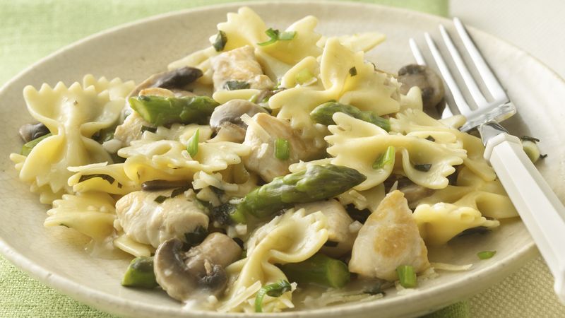 Bow-Ties with Chicken and Asparagus