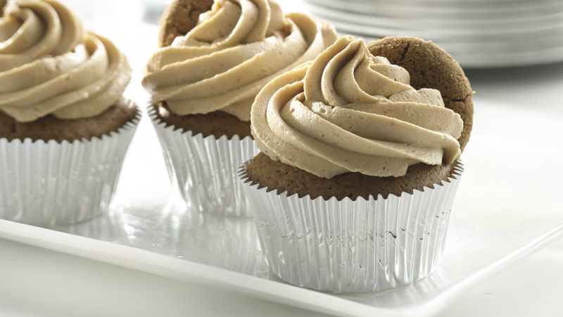 Gingerbread Cupcakes with Cookie Butter Frosting 
