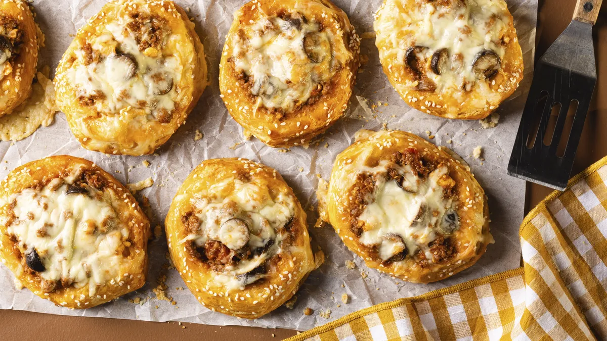 Double Cheeseburger Pizza Rounds