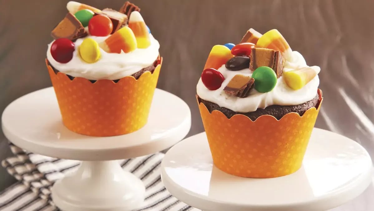 Halloween Candy Cupcakes