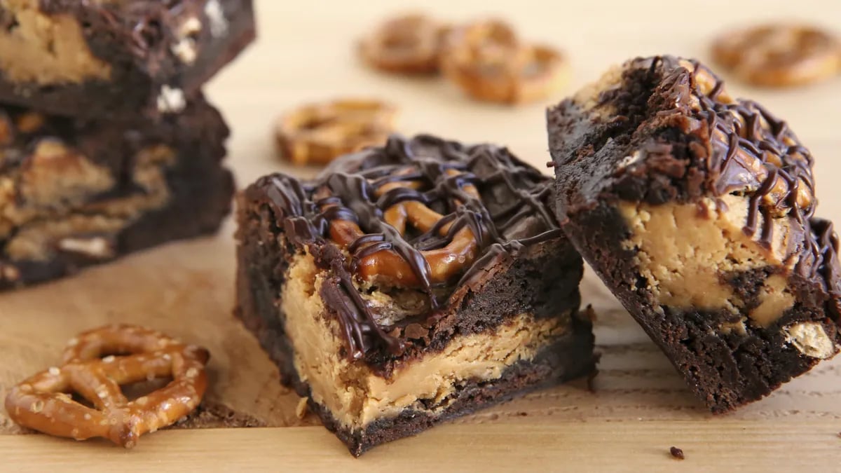 Peanut Butter-Pretzel Brownies