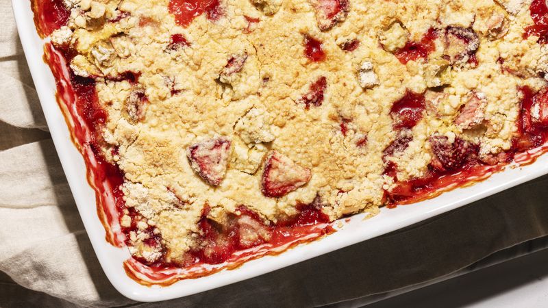 Strawberry-Rhubarb Dump Cake Recipe - BettyCrocker.com