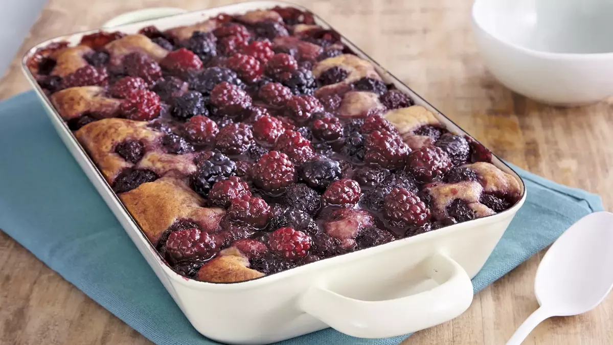 Blackberry Sangria Cobbler