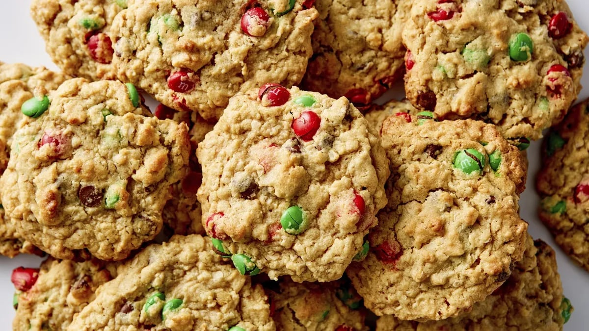 Chocolate-Peanut Butter-Oat Christmas Cookies