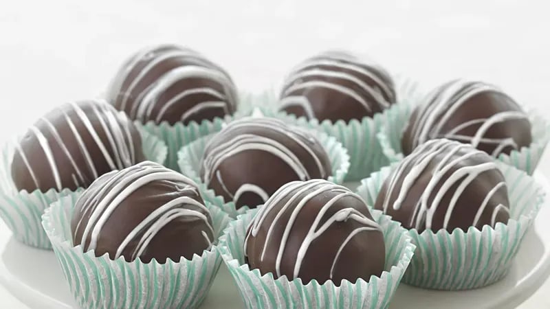 Triple-Chocolate Fudge Cake Truffles