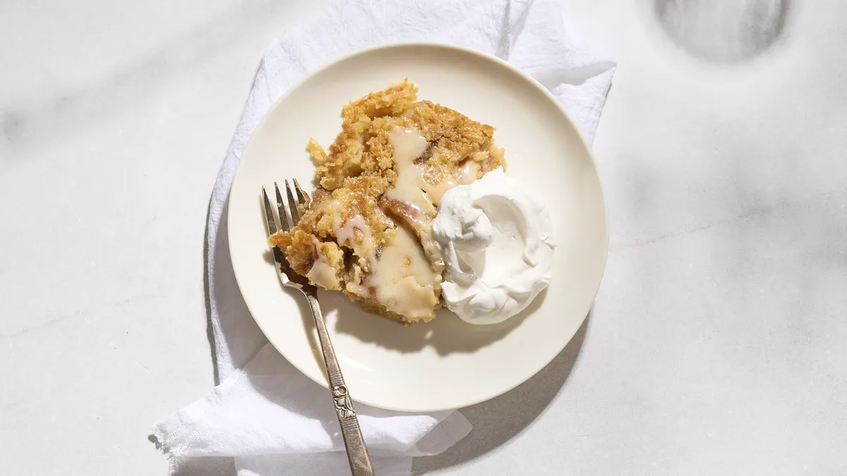 Peaches and Cream Dump Cake