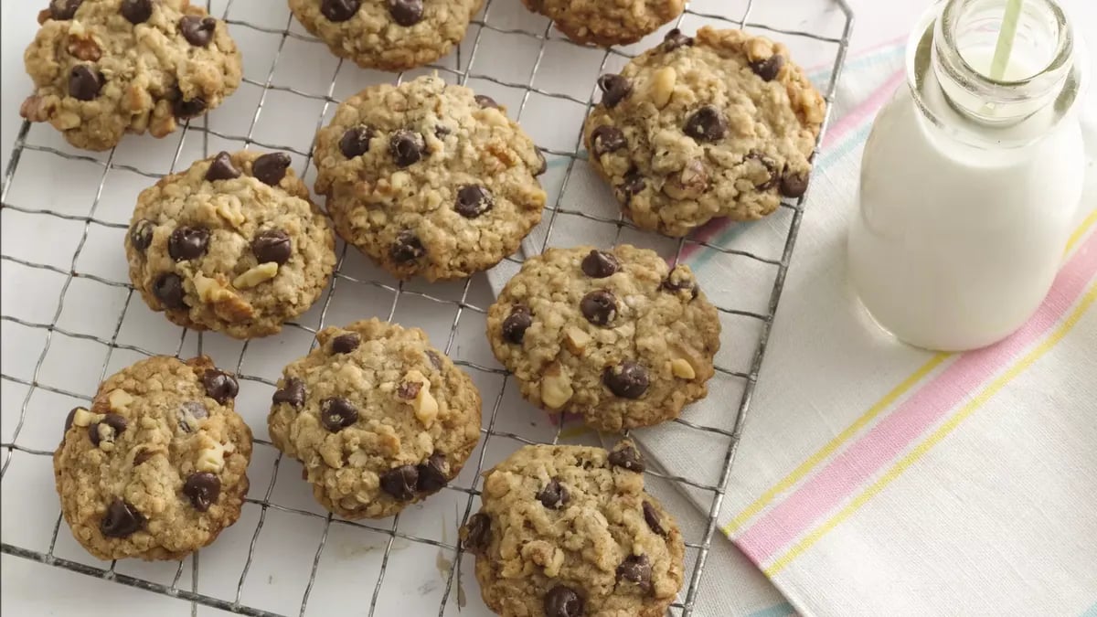 Oatmeal-Chocolate Chip Cookies