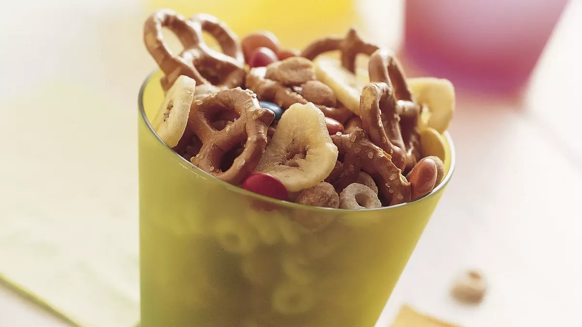 Sweet and Crunchy Snack Mix