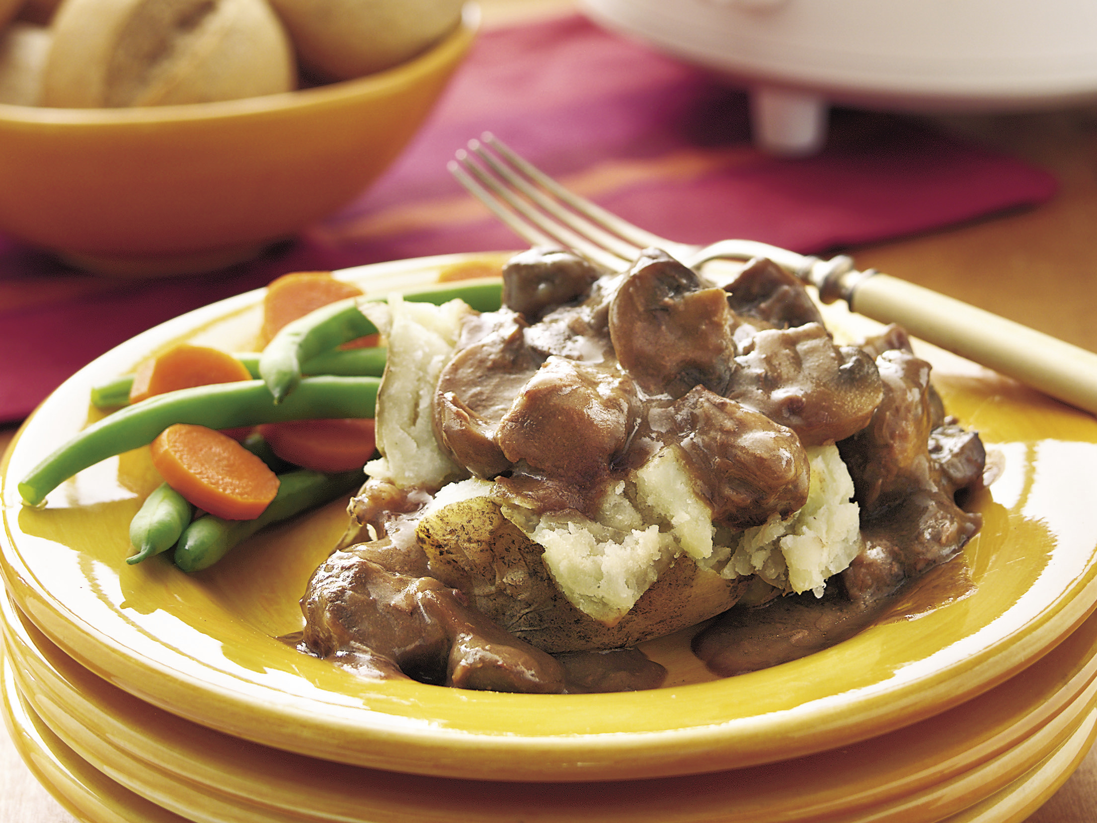 Slow-Cooker Mushroom Beef Recipe - BettyCrocker.com