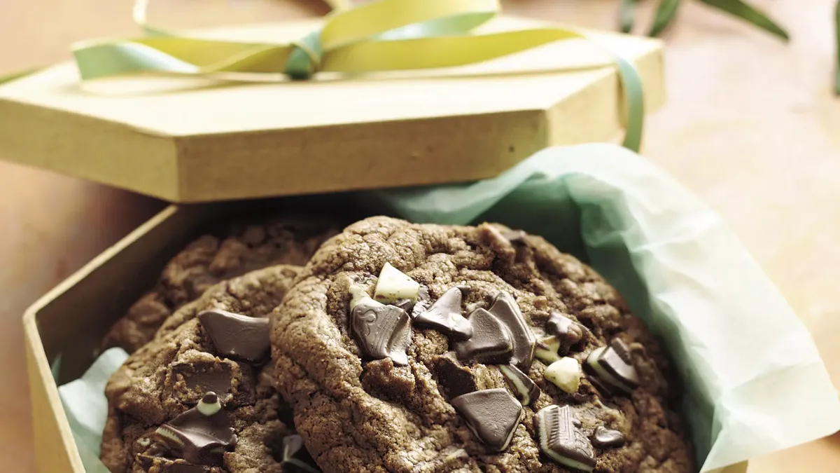 Chunky Peppermint Fudge Dream Cookies