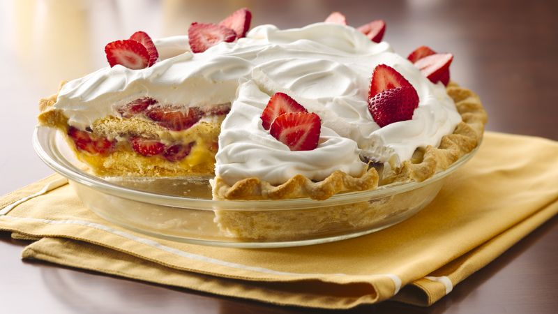 Slammin’ Strawberry Shortcake Pie