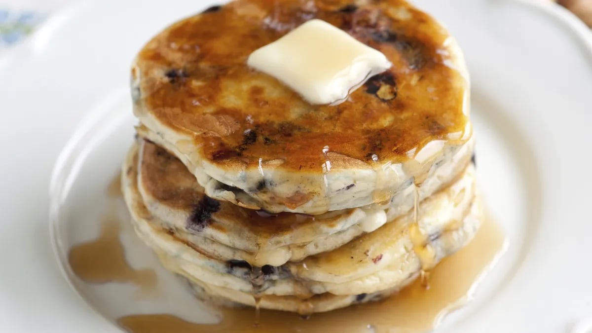 Easy Blueberry-White Chocolate Pancakes