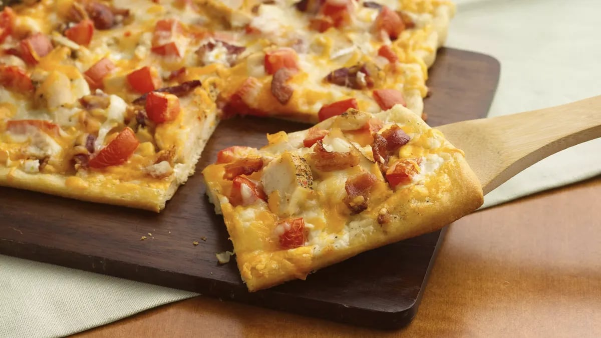 Chicken and Bacon Ranch Pizza