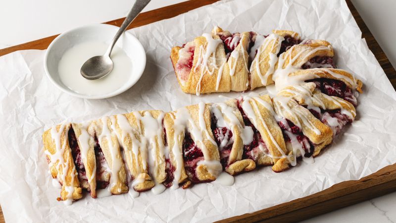 Raspberry-Cream Cheese Holiday Crescent Danish Recipe - Pillsbury.com