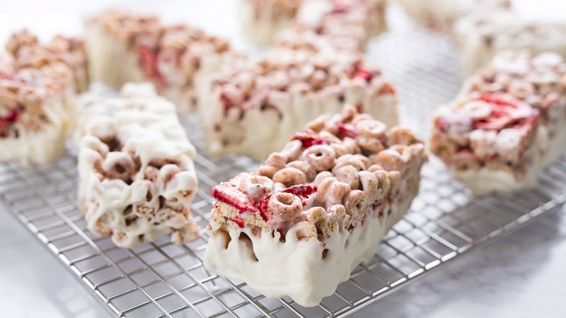 Berries and Cream Cereal Bars