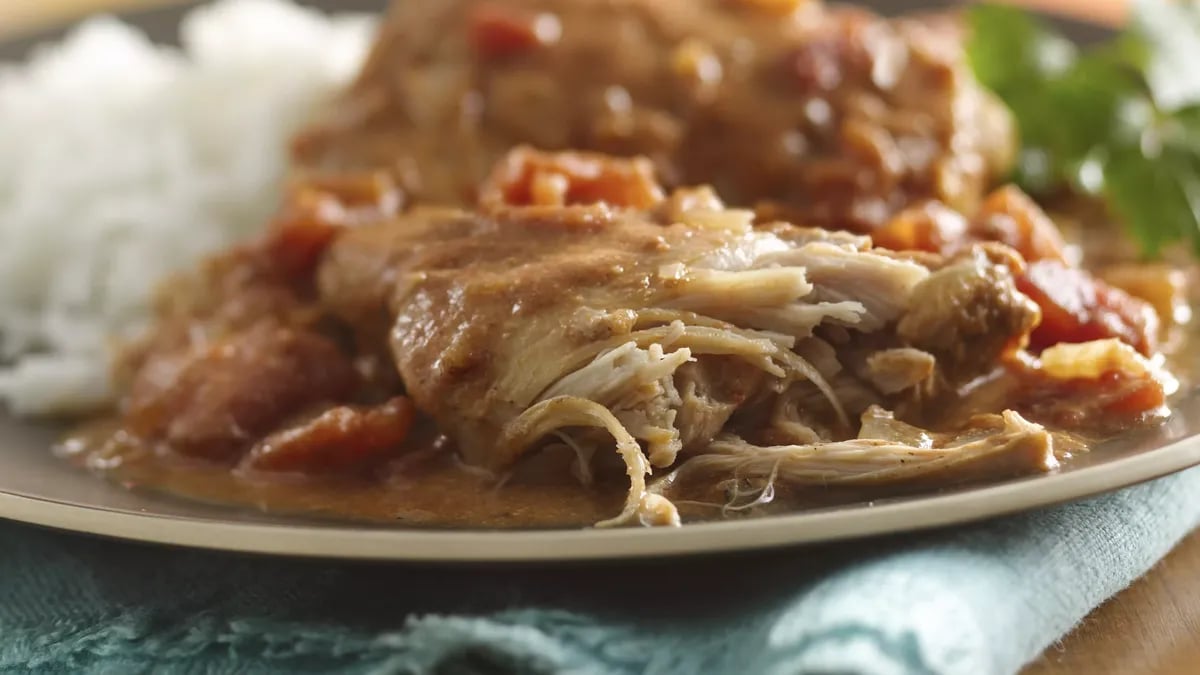 Slow-Cooker Spicy Chicken in Peanut Sauce