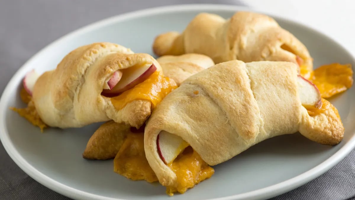 Apple Cheddar Crescent Rolls