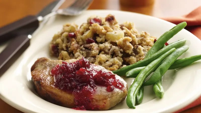 Slow-Cooker Pork Chops with Cranberry-Cornbread Stuffing